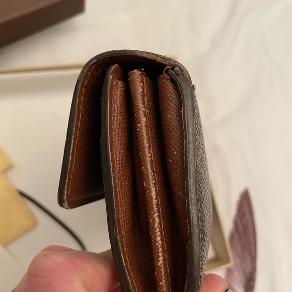 Authentic Louis Vuitton Sarah Wallet - Picture 4 of 9